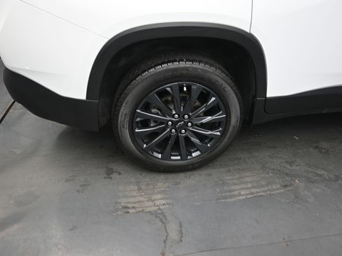 Used 2023 Chevrolet Traverse RS image 11