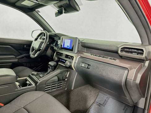 Used 2025 Toyota Tacoma SR5 AWD/4WD image 32