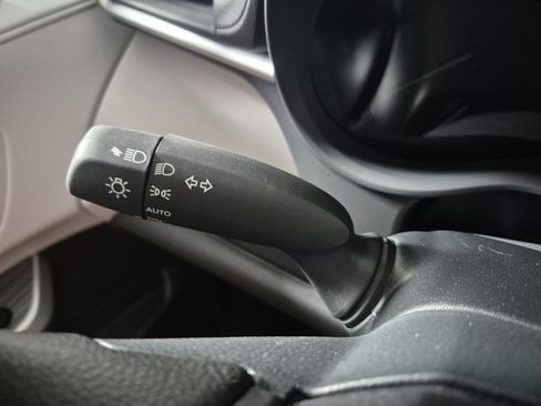 New 2026 Toyota Sienna LE FWD image 21