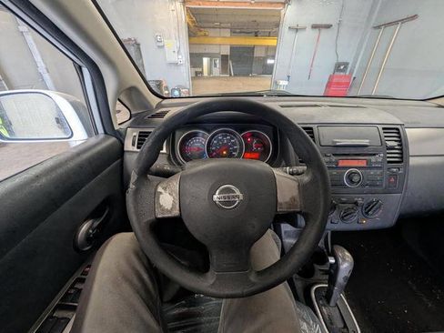 Used 2011 Nissan Versa 1.8 S FWD image 33