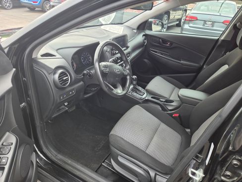 Used 2021 Hyundai Kona SEL FWD image 4