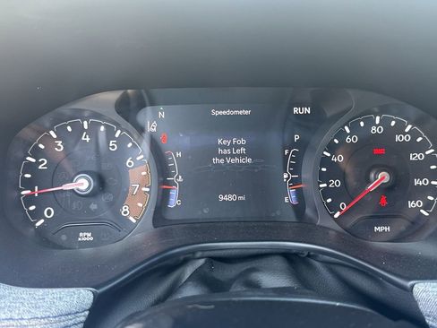 Used 2025 Jeep Compass Latitude image 27