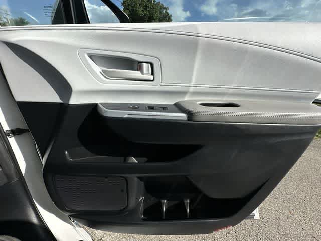 Used 2025 Toyota Sienna LE AWD/4WD image 23