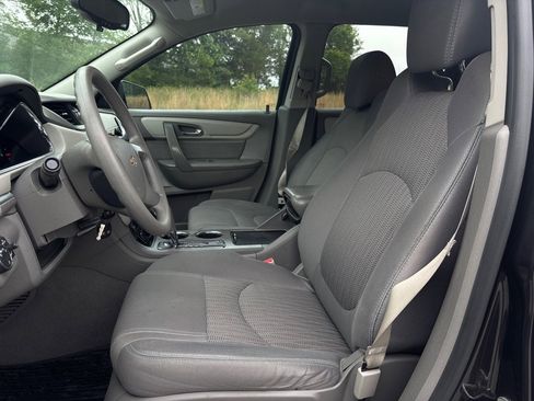 Used 2017 Chevrolet Traverse LS FWD image 11