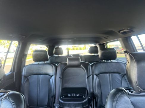 Used 2024 Jeep Wagoneer L Series II RWD image 74