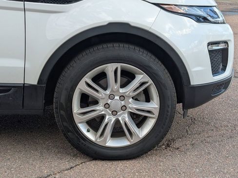 Used 2018 Land Rover Range Rover Evoque SE AWD/4WD image 11