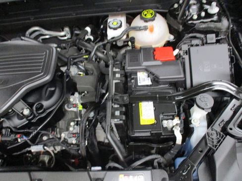 Certified 2023 GMC Acadia Denali w/ Denali Ultimate Package image 40