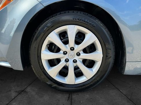 Used 2022 Toyota Corolla LE FWD image 15