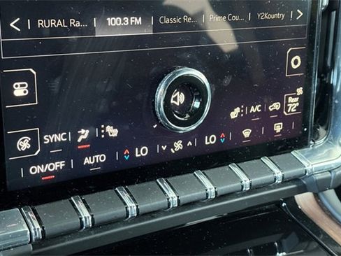 Used 2025 GMC Yukon XL Denali image 22