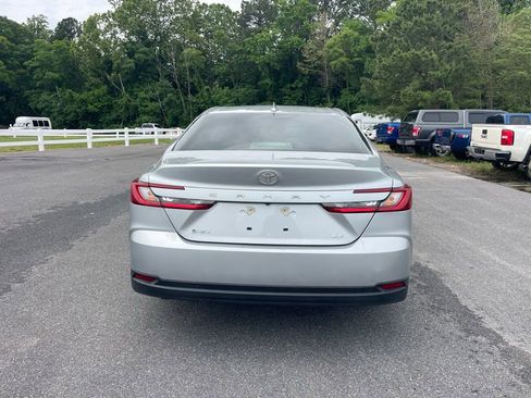 Used 2025 Toyota Camry LE FWD image 4