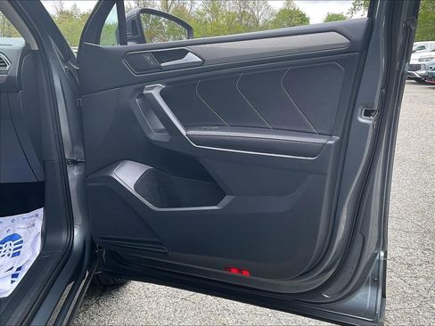 Certified 2023 Volkswagen Tiguan SE w/ Panoramic Sunroof Package AWD/4WD image 12