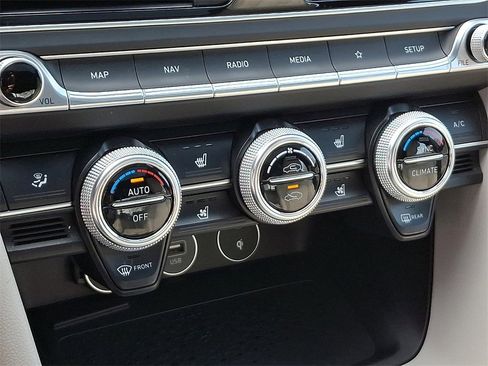 Used 2023 Genesis G70 3.3T w/ Sport Advanced Package image 17