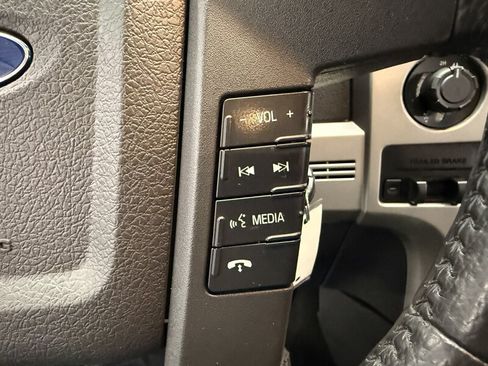 Used 2014 Ford F150 Lariat w/ Lariat Chrome Package AWD/4WD image 28