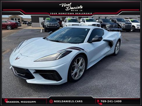 Used 2022 Chevrolet Corvette Stingray Coupe w/ Engine Appearance Package RWD image 1