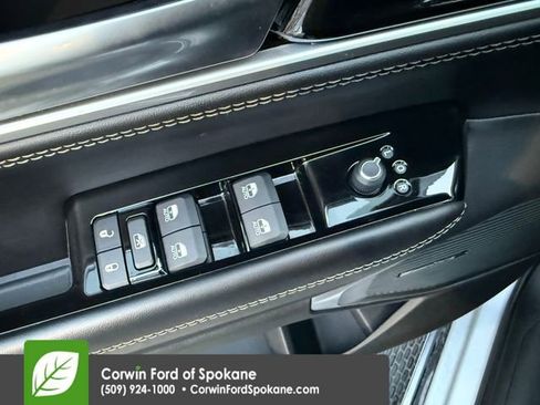 Used 2022 Jeep Wagoneer Series III w/ Flexible Seating Group image 23