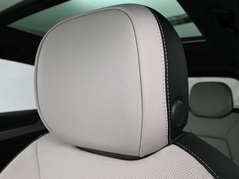 Used 2025 Porsche Cayenne image 19