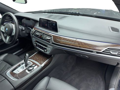 Used 2022 BMW 740i w/ Luxury Rear Seating Package image 44