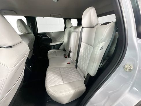 Used 2023 Mitsubishi Outlander SEL AWD/4WD image 24