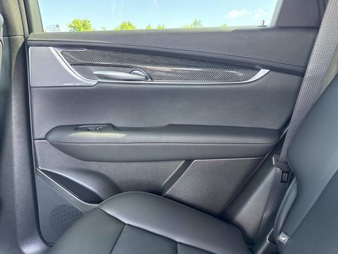 New 2026 Cadillac XT5 Sportv w/ LPO, Onyx Lite Package AWD/4WD image 15