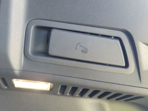 Certified 2025 Nissan Murano SL image 19