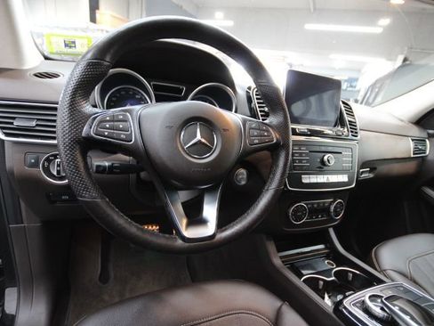 Used 2019 Mercedes-Benz GLE 400 4MATIC image 18