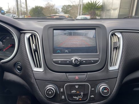 Used 2018 Chevrolet Malibu LS image 12