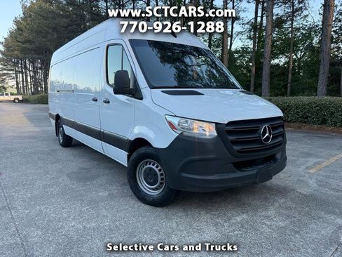 Used 2021 Mercedes-Benz Sprinter 2500 image 1