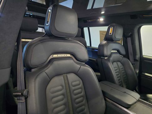 Used 2022 Rivian R1S Launch Edition image 15