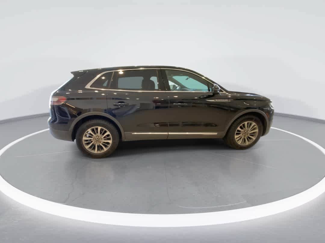 Used 2019 Lincoln Nautilus Select AWD/4WD image 9