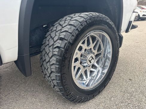 Used 2020 Chevrolet Silverado 2500 High Country w/ Z71 Off-Road Package image 18