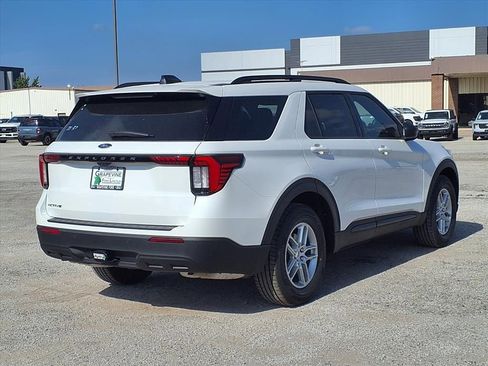 New 2026 Ford Explorer Active image 4