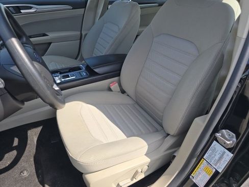 Used 2020 Ford Fusion SE w/ Fleet SE Value Package FWD image 15