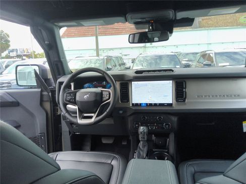 New 2026 Ford Bronco Outer Banks w/ Sasquatch Package AWD/4WD image 23