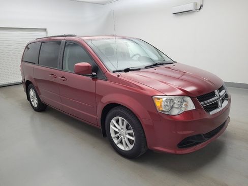 Used 2016 Dodge Grand Caravan SXT w/ Rear Park Assist Package FWD image 11