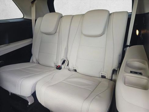 Used 2023 Mercedes-Benz GLS 450 4MATIC image 19