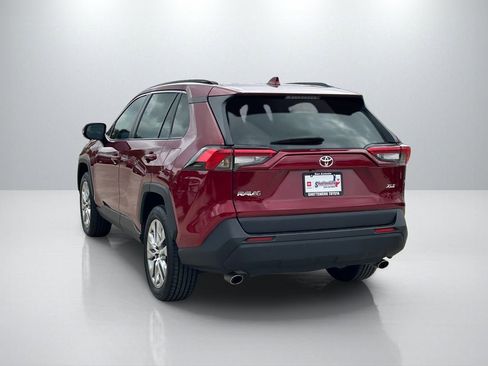 Used 2020 Toyota RAV4 XLE Premium FWD image 7