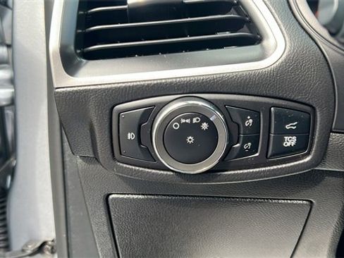 Used 2024 Ford Edge SEL w/ Convenience Package image 15