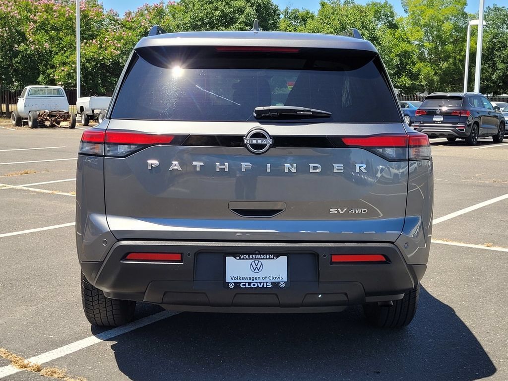 Used 2024 Nissan Pathfinder SV AWD/4WD image 7