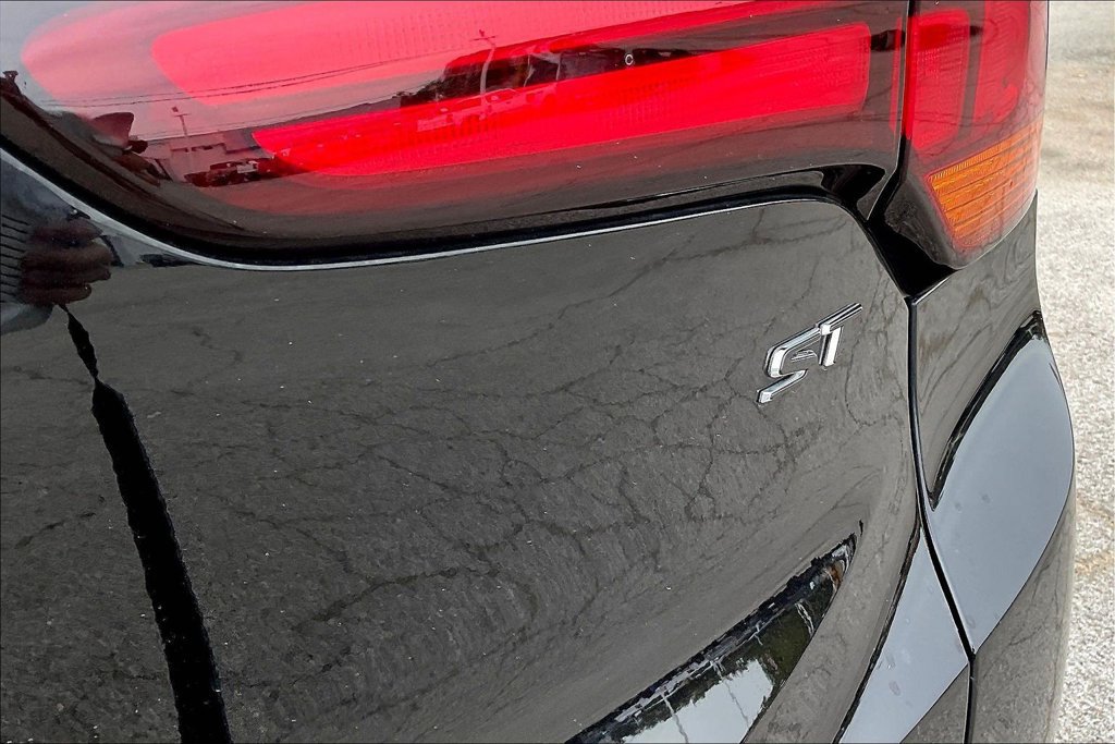 Used 2022 Buick Encore GX Select w/ Sport Touring Package FWD image 27