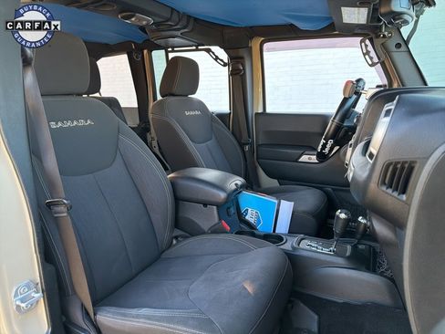 Used 2017 Jeep Wrangler Unlimited Sahara w/ Connectivity Group image 13