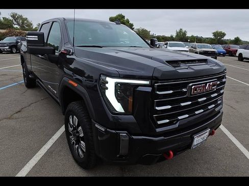 Used 2024 GMC Sierra 3500 AT4 w/ Technology Package AWD/4WD image 5
