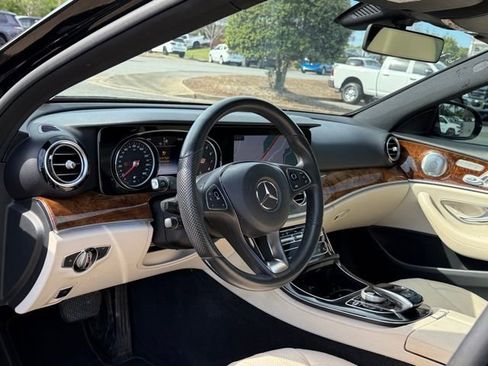 Used 2017 Mercedes-Benz E 300 4MATIC image 16