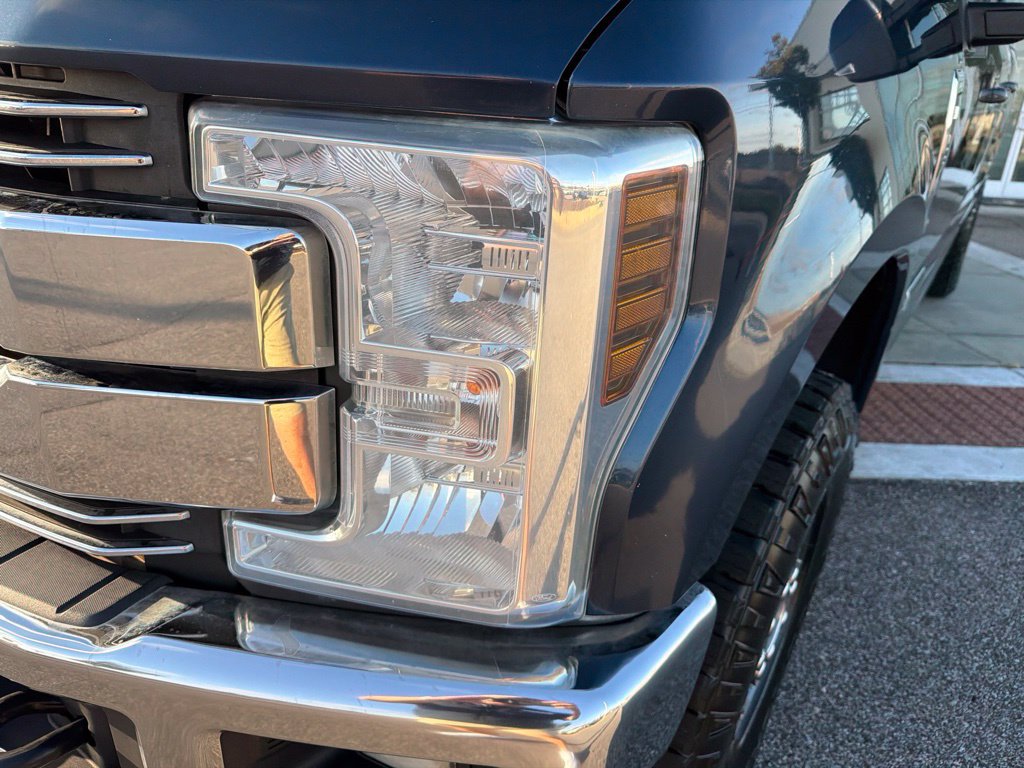 Used 2019 Ford F250 Lariat w/ FX4 Off-Road Package AWD/4WD image 12