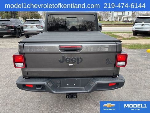 Used 2022 Jeep Gladiator Sport AWD/4WD image 5