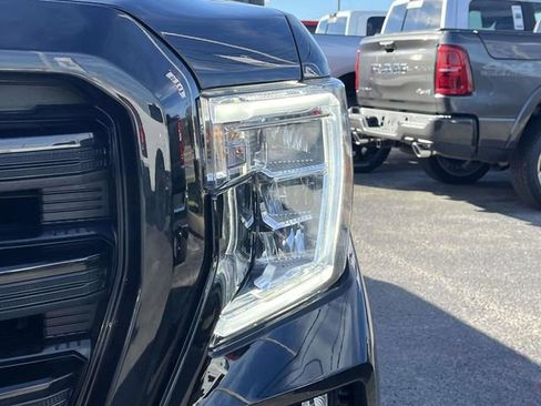 Used 2022 GMC Sierra 1500 Elevation image 9