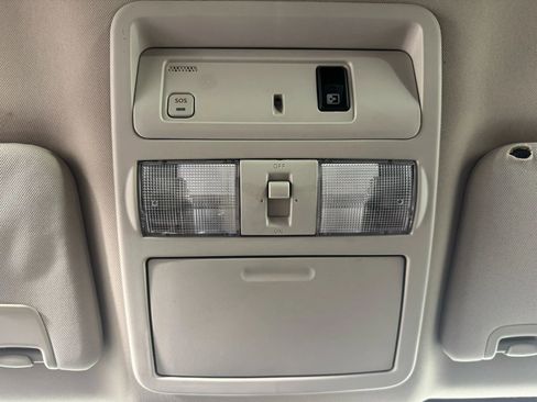 Used 2017 Nissan Titan SL image 25