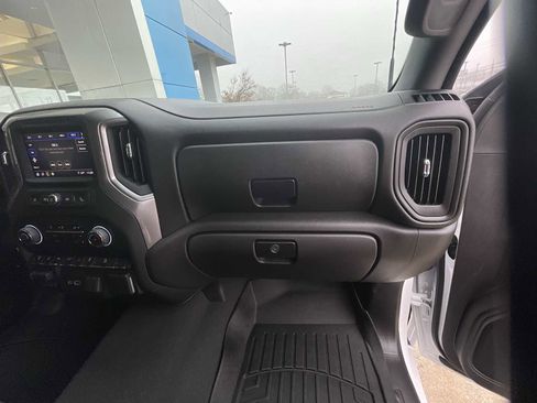 Used 2024 Chevrolet Silverado 2500 Custom w/ Custom Value Package image 27