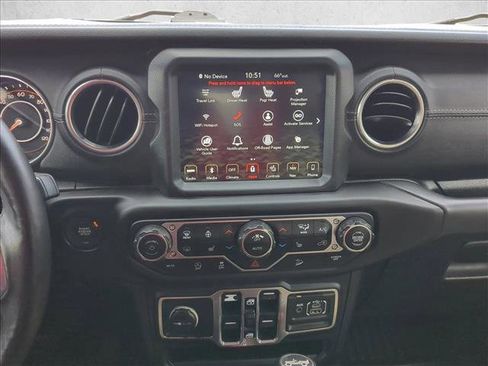 Used 2018 Jeep Wrangler Unlimited Sahara image 15