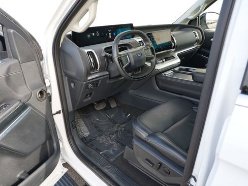 Used 2025 Ford Expedition Max Platinum AWD/4WD image 13