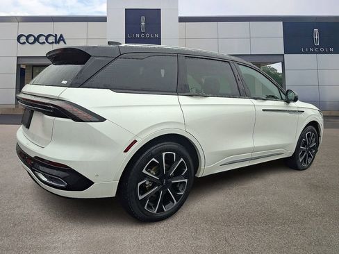 Certified 2024 Lincoln Nautilus Reserve w/ Equipment Group 203A image 4